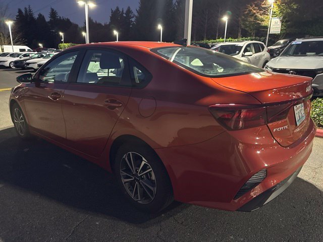 Used 2023 Kia Forte LXS w/ LXS Technology Package FWD image 3