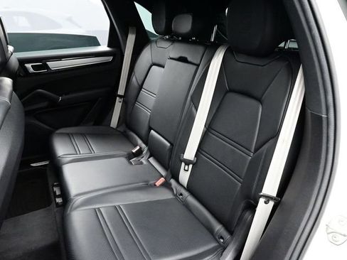 Certified 2022 Porsche Cayenne Platinum Edition AWD/4WD image 14