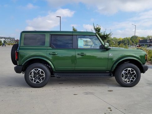 New 2025 Ford Bronco Outer Banks image 2