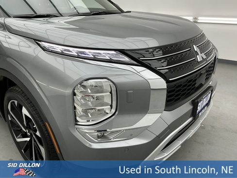 Used 2023 Mitsubishi Outlander SE image 37