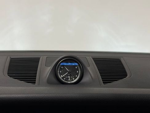 Certified 2023 Porsche Macan Turbo image 25