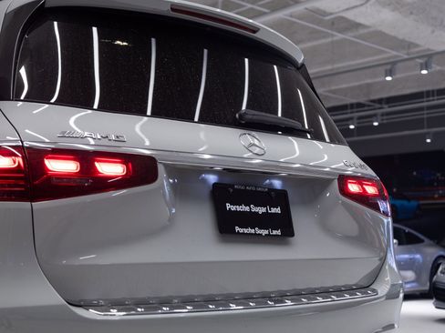 Used 2025 Mercedes-Benz GLS 63 AMG 4MATIC image 30