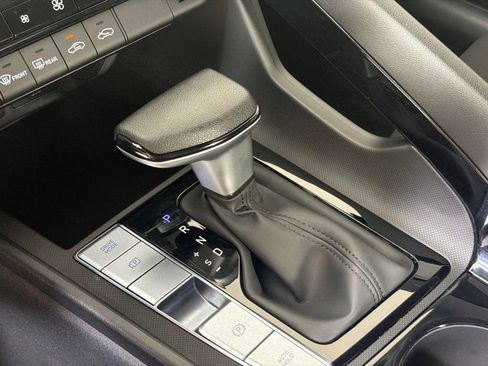 Used 2025 Hyundai Elantra Hybrid FWD image 21