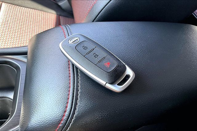 Certified 2025 Nissan Kicks SR FWD image 33