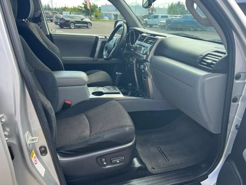 Used 2011 Toyota 4Runner SR5 w/ Convenience Pkg AWD/4WD image 7