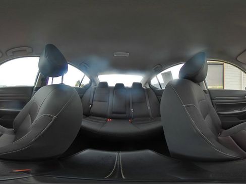 Used 2024 Nissan Altima 2.5 SV FWD image 42