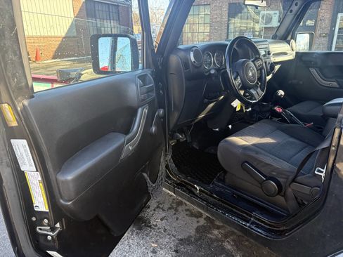 Used 2012 Jeep Wrangler Sport w/ Connectivity Group image 10