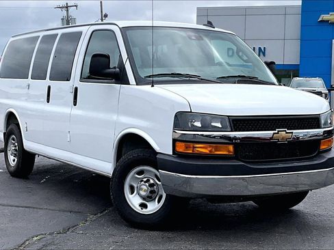 Used 2025 Chevrolet Express 2500 LT w/ LT Preferred Equipment Group RWD image 11