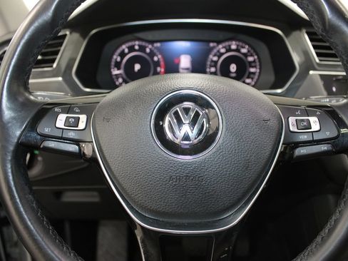 Used 2019 Volkswagen Tiguan SEL FWD image 28