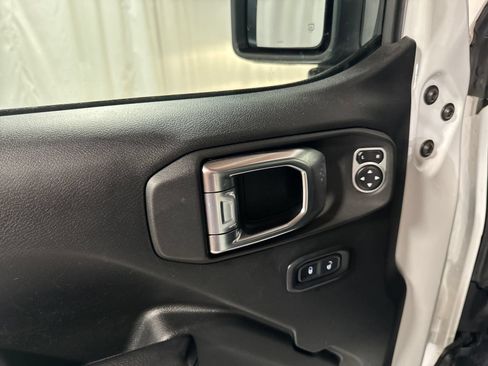 Used 2018 Jeep Wrangler Unlimited Sport S AWD/4WD image 16