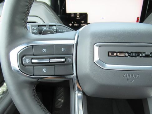Used 2025 GMC Yukon Denali AWD/4WD image 23