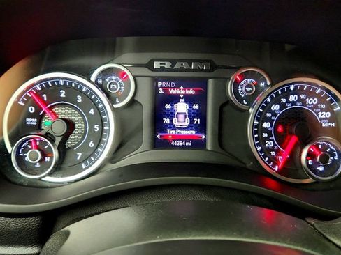 Used 2025 RAM 2500 Big Horn AWD/4WD image 13
