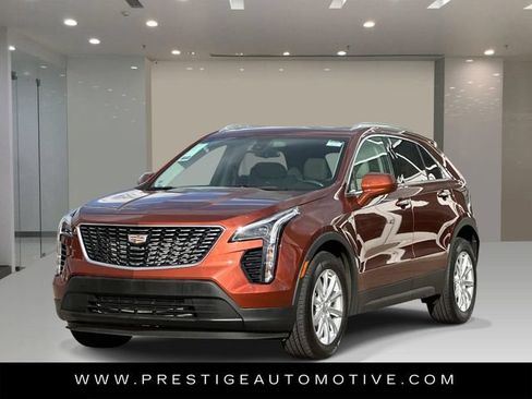 Used 2019 Cadillac XT4 Luxury w/ Cold Weather Package AWD/4WD image 1
