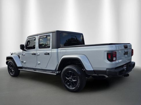 Used 2023 Jeep Gladiator Sport AWD/4WD image 5