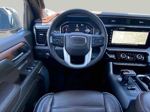 Used 2023 GMC Sierra 1500 Denali w/ Technology Package AWD/4WD image 6