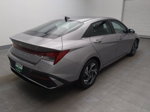 Used 2025 Hyundai Elantra SEL FWD image 9