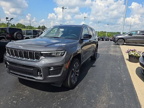 New 2025 Jeep Grand Cherokee L Overland w/ Advanced Protech Group III image 3