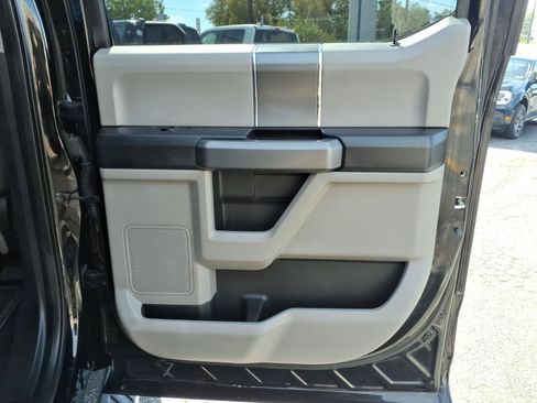 Used 2016 Ford F150 XLT w/ Equipment Group 302A Luxury AWD/4WD image 24
