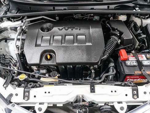 Used 2015 Toyota Corolla LE FWD image 27