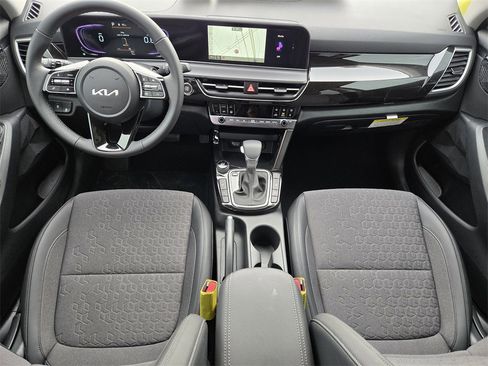 New 2026 Kia Seltos S image 18
