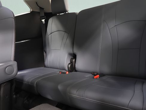 Used 2020 Buick Enclave Essence FWD image 25