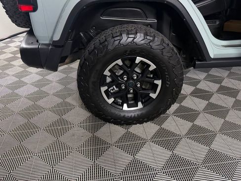 Used 2024 Jeep Wrangler Unlimited Rubicon 4xe AWD/4WD image 12