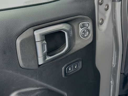 Used 2022 Jeep Wrangler Unlimited Sport image 18