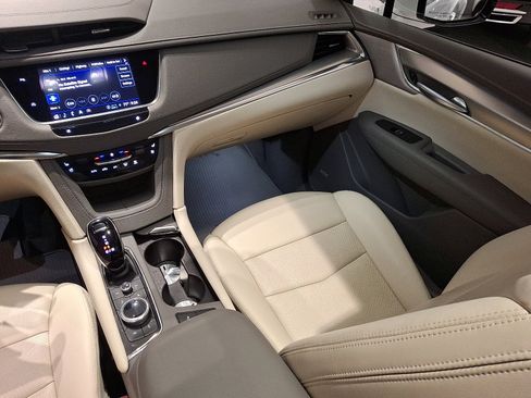 Certified 2023 Cadillac XT5 Premium Luxury image 19