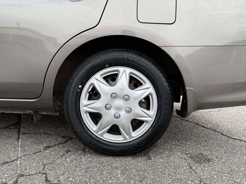 Used 2017 Nissan Versa SV image 11