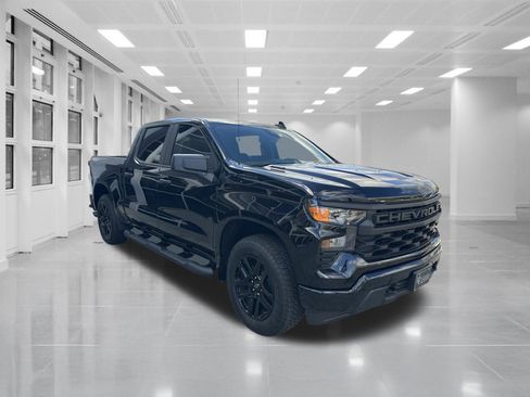 Used 2025 Chevrolet Silverado 1500 Custom w/ Turbomax Blackout Package image 3