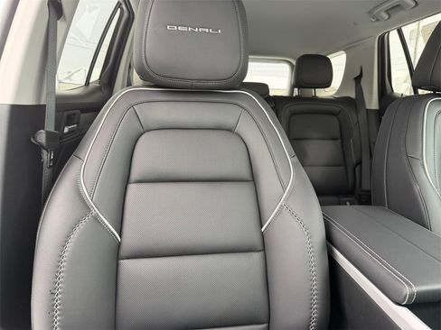 New 2026 GMC Terrain Denali w/ LPO, Floor Liner Package image 37