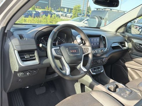 Used 2024 GMC Terrain SLT AWD/4WD image 10