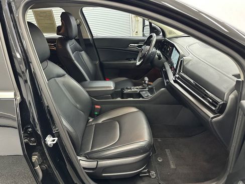 Used 2023 Kia Sportage EX image 14
