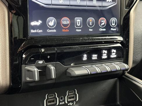 Used 2020 RAM 1500 Laramie RWD image 19