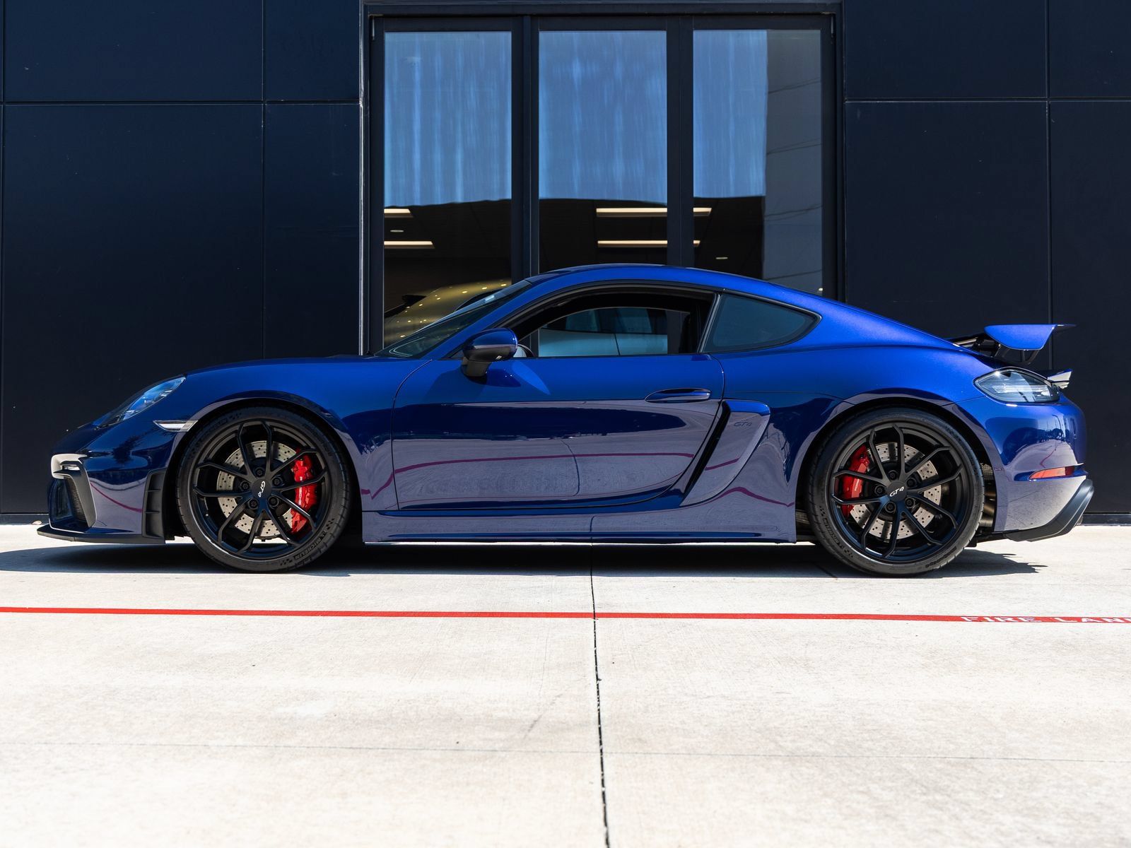 Certified 2020 Porsche 718 Cayman GT4 RWD image 2