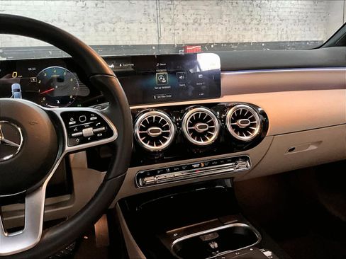 Used 2021 Mercedes-Benz A 220 image 9