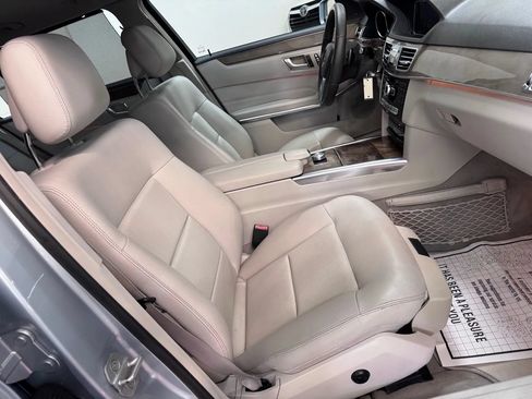 Used 2014 Mercedes-Benz E 350 4MATIC Wagon image 17