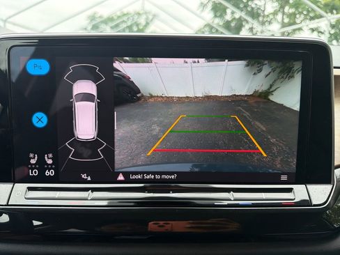 Used 2025 Volkswagen Atlas SE FWD image 39