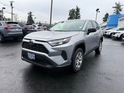 Used 2023 Toyota RAV4 LE image 4