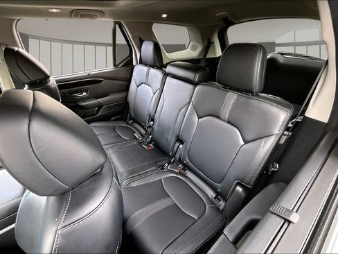 Used 2025 Honda Pilot Touring image 21