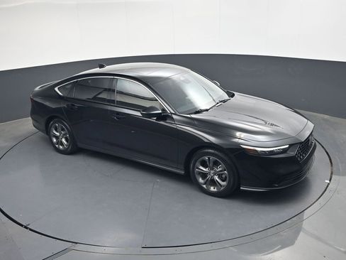 Certified 2023 Honda Accord EX image 17