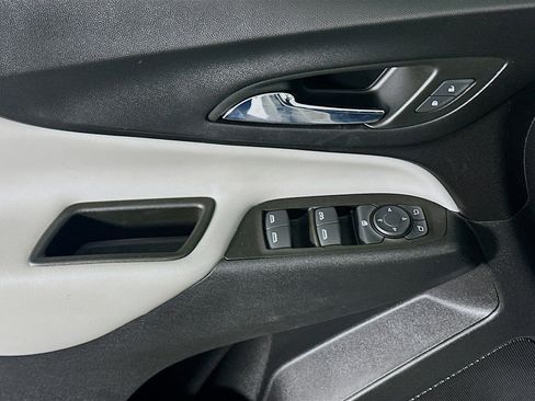 Used 2022 Chevrolet Equinox LS w/ LS Convenience Package image 15