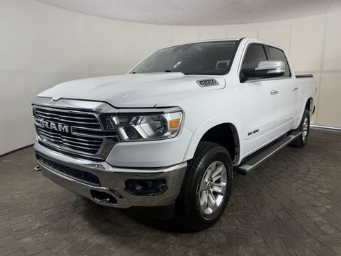 Used 2022 RAM 1500 Laramie AWD/4WD image 3