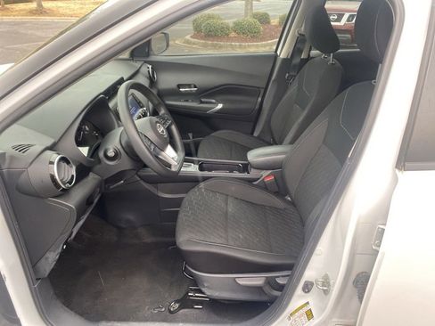 Used 2023 Nissan Kicks SV image 15