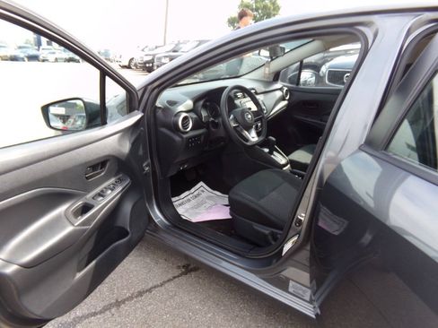Used 2020 Nissan Versa S FWD image 41