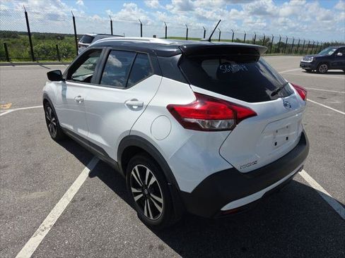 Used 2019 Nissan Kicks SR FWD image 6