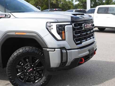 Used 2024 GMC Sierra 2500 AT4 w/ AT4 Premium Plus Package AWD/4WD image 3