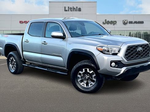 Used 2022 Toyota Tacoma TRD Off-Road w/ Technology Package image 22
