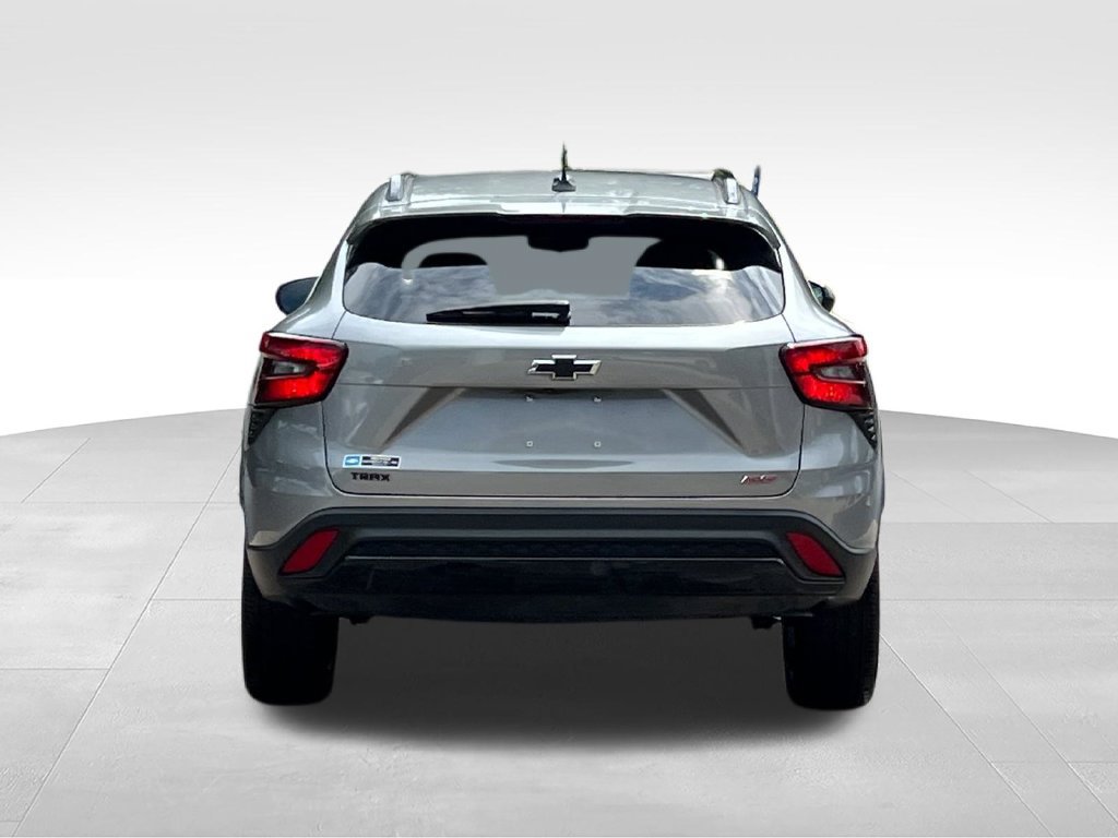 Used 2024 Chevrolet Trax RS w/ Sunroof Package FWD image 6