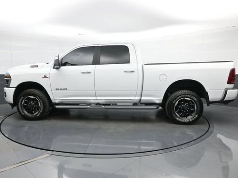Used 2025 RAM 2500 Laramie AWD/4WD image 5
